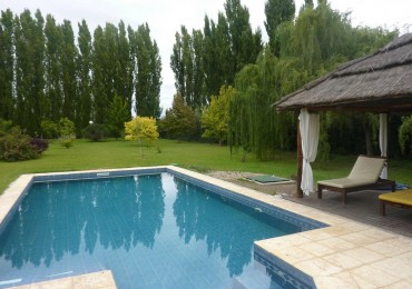 POSADA Y CASA DE CAMPO EN PRIVILEGIADA UBICACION