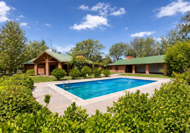 Casa tipo chalet en venta en Rama Caida, San Rafael - 4,5 hectareas con pista de salto y caballerizas